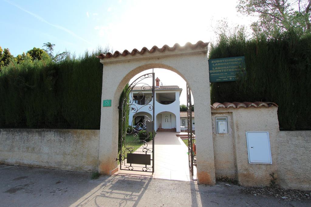 Apartment Villa Nera Pula Dış mekan fotoğraf