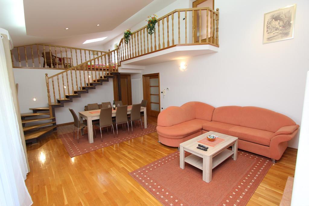 Apartment Villa Nera Pula Oda fotoğraf